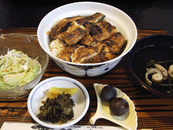 泉屋 鰻丼 泉屋 鰻丼