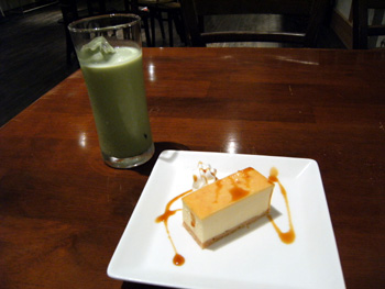 bgcafe ケーキ&抹茶ラテ bgcafe ケーキ&抹茶ラテ