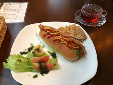 honey8-hotdog.jpg honey8-hotdog.jpg